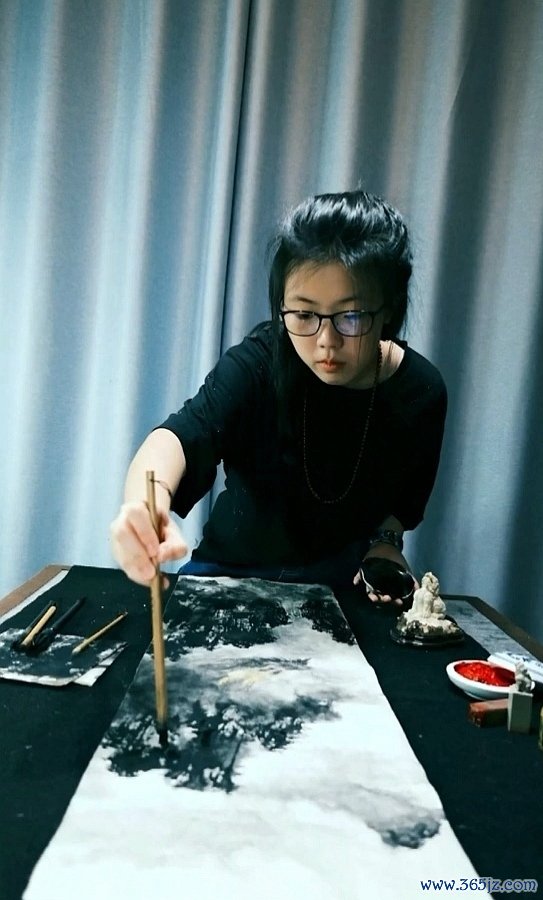 墨香里的17岁：方紫印国画田地